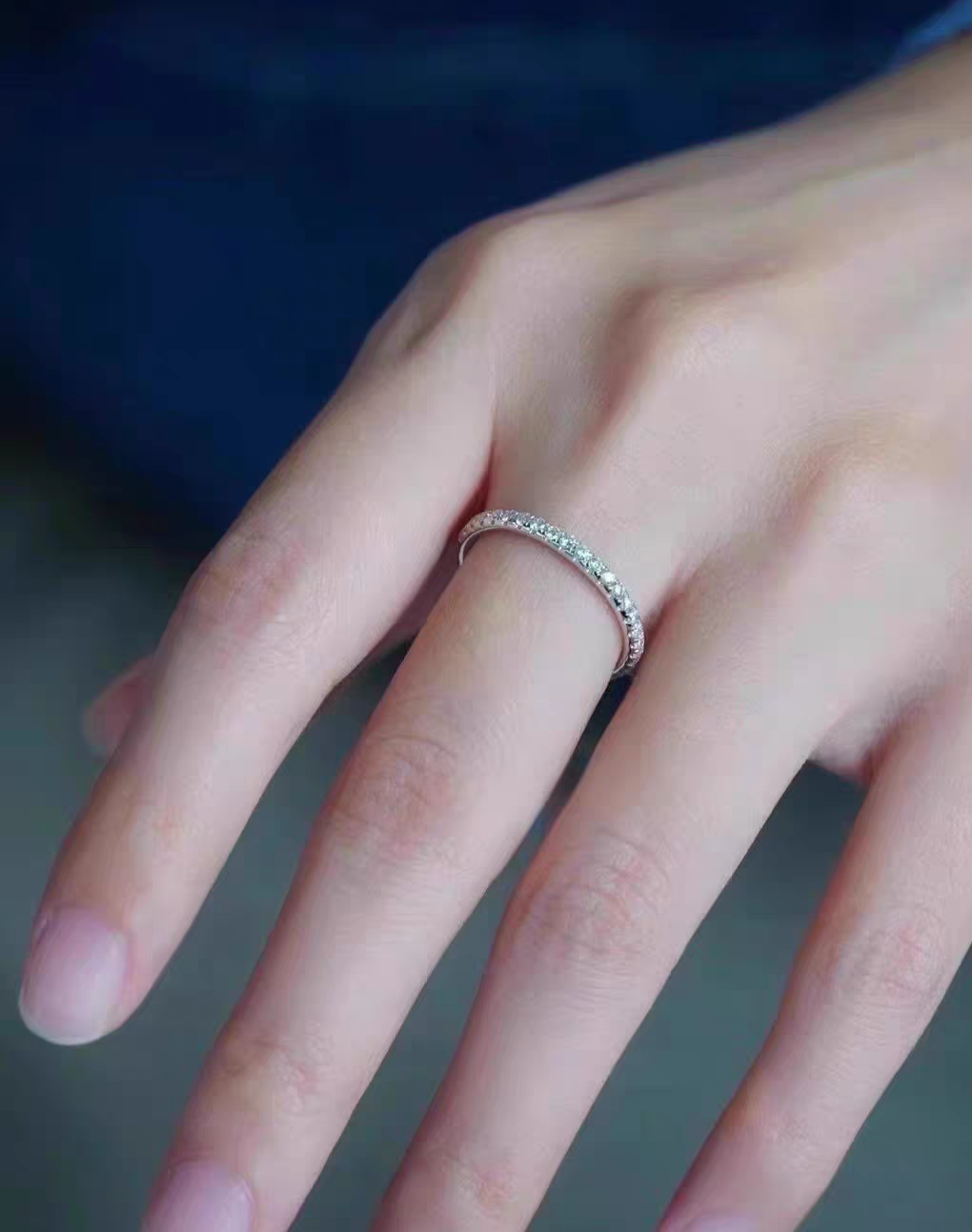 Classic Band 15 Natural diamonds PT950 With GIA Certificate VVS1- H Color