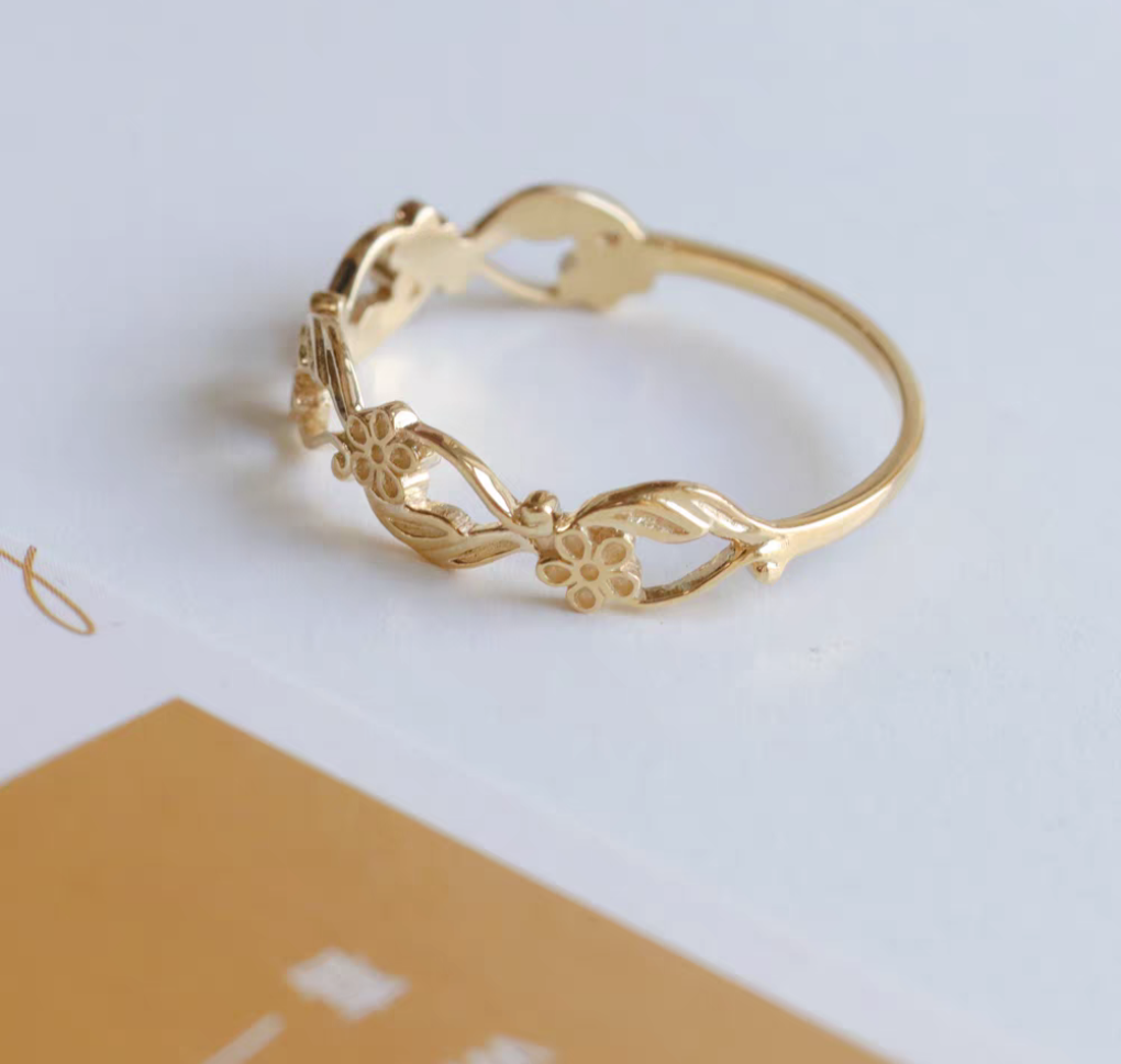 Winter plum blossom Vintage 9K Certified Ring