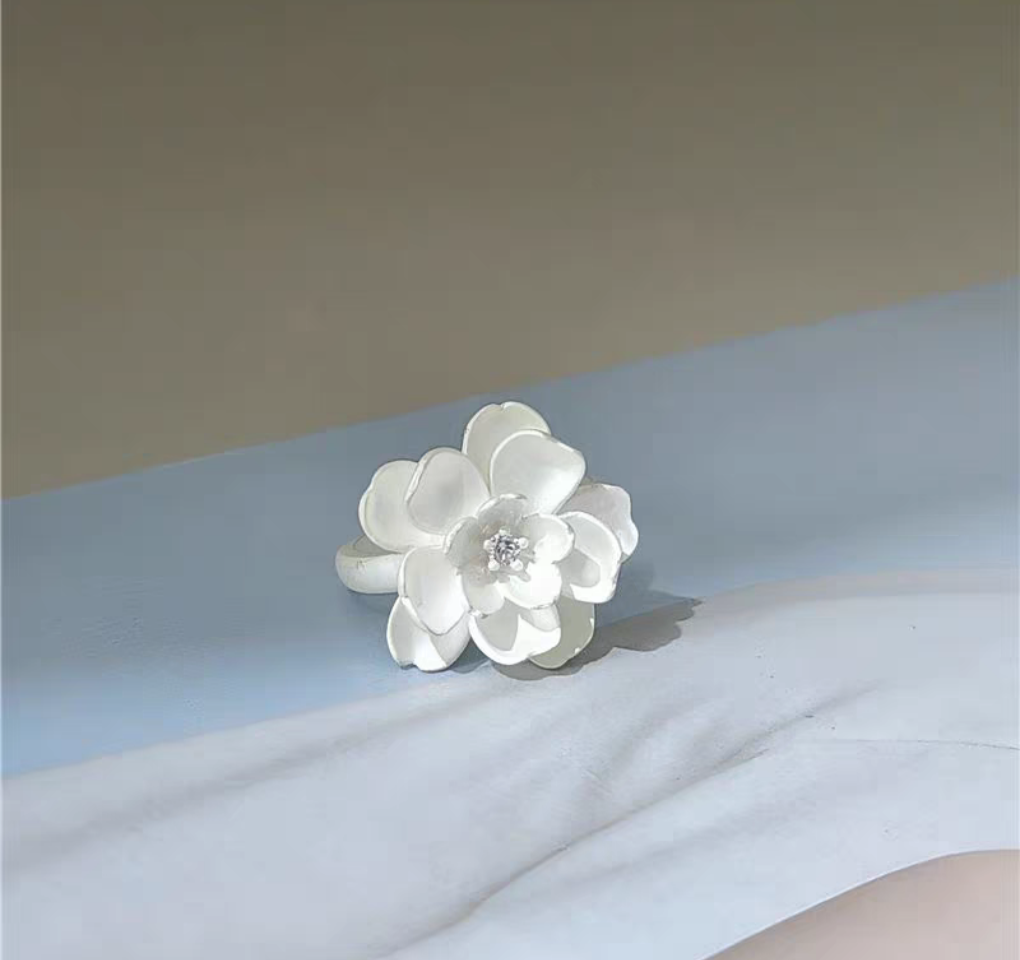 Sliver Jasmine Sterling Silver Ring - Resizable