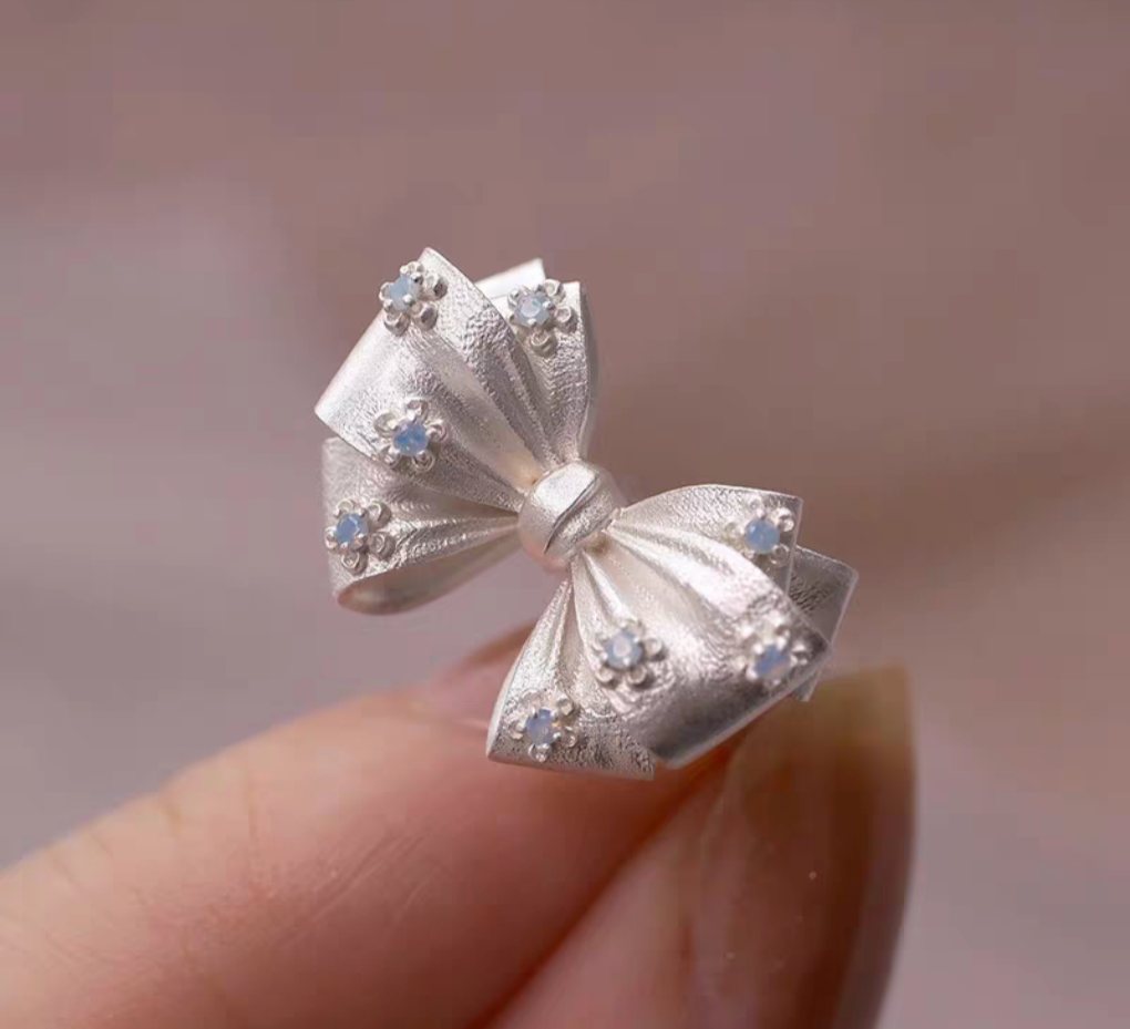 Bow Blings Sterling Silver Ring Resizable