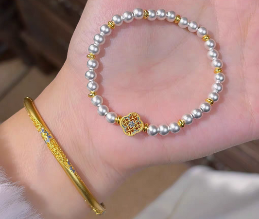 Exquisite taste Four Clover Sterling Silver 925 Pearls Bracelet