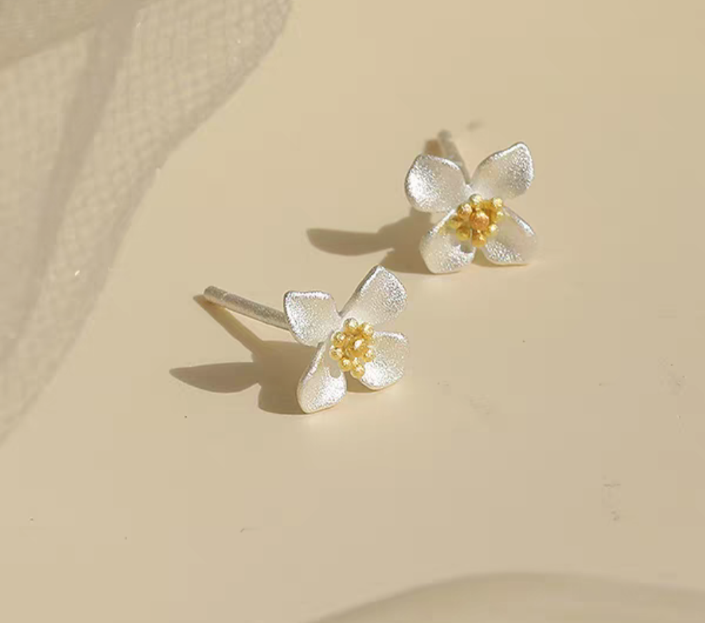 Sweet Gardenia Sterling Silver 925 Stud earrings