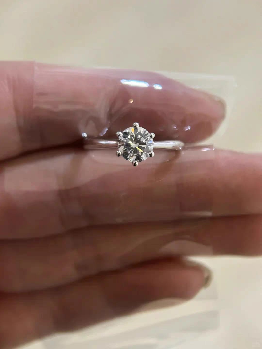 PT950 platinum Real Natural Diamond GIA Certified Ring- Classic sixprong setting