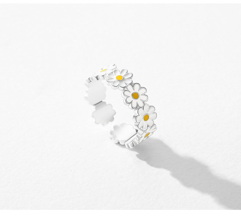 Lazy Daisy Sterling Silver Resizable Ring