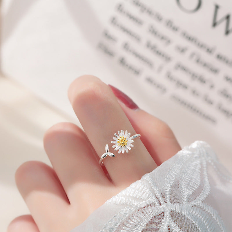 Lazy Daisy Sterling Silver Ring
