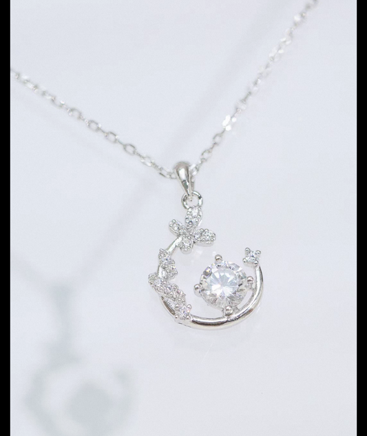 Crescent moon landing 925 Sterling Silver Necklace