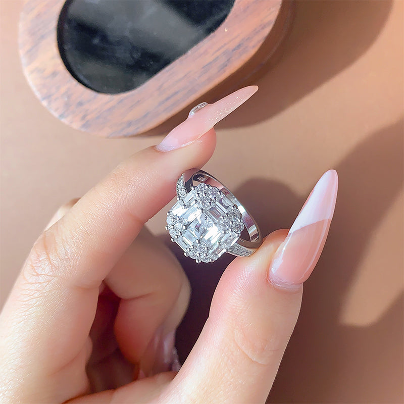 Luxurious Look Sterling Silver 925 Ring With high quality cubic Zircon