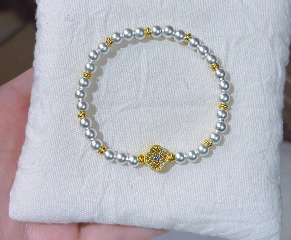 Exquisite taste Four Clover Sterling Silver 925 Pearls Bracelet