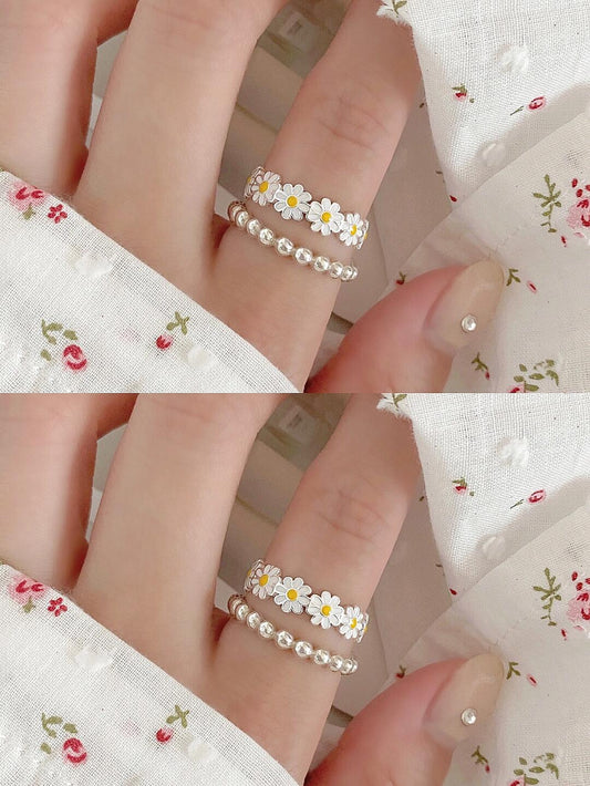 Lazy Daisy Sterling Silver Resizable Ring