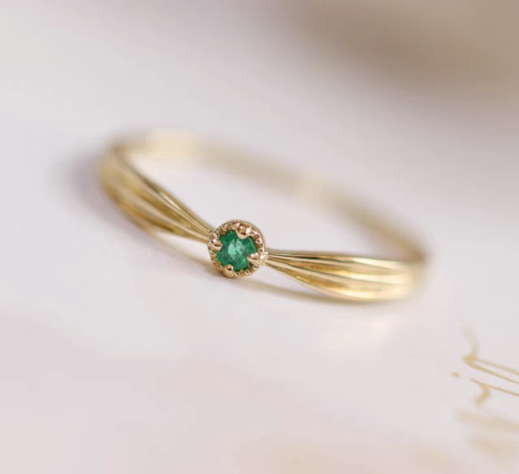 Green Island 9K gold natural emerald Certified Ring