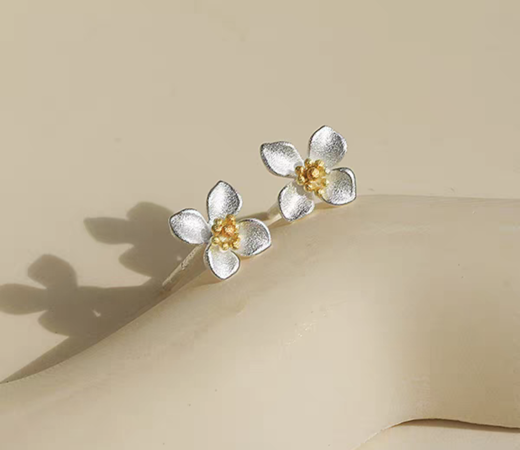 Sweet Gardenia Sterling Silver 925 Stud earrings