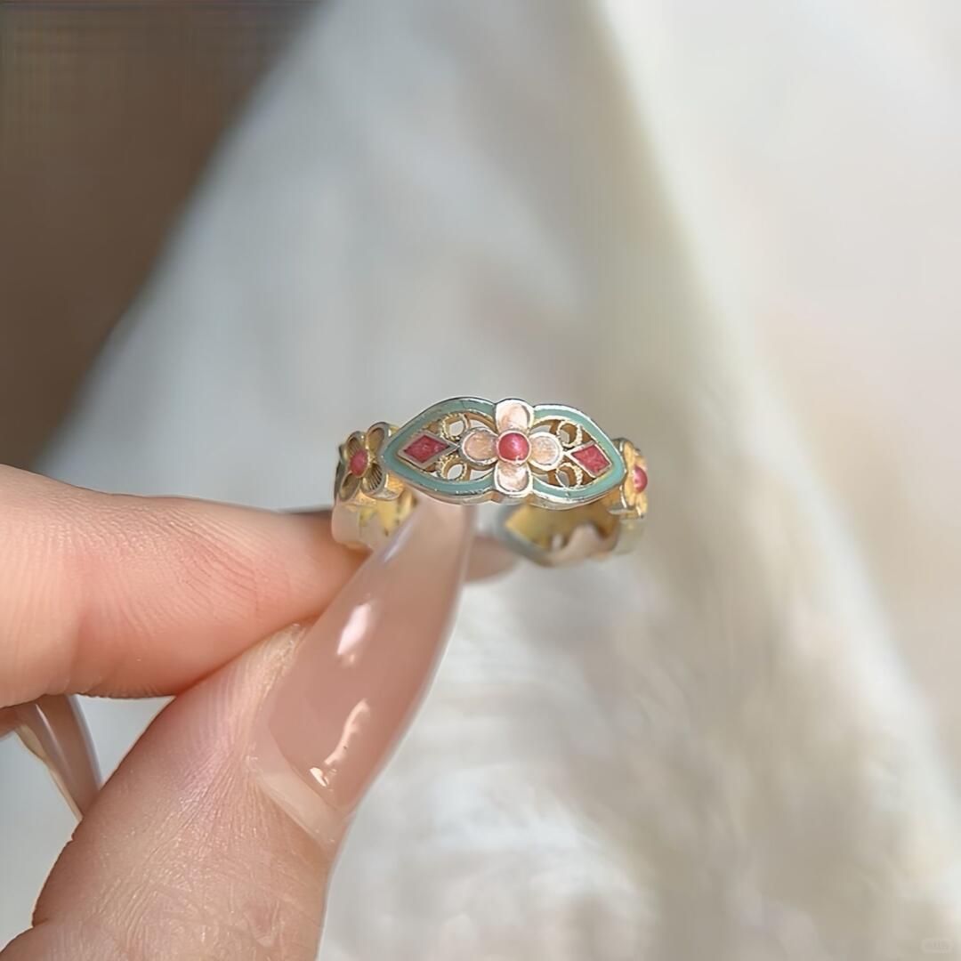 Traditional Style Sterling Silver ring adjustable