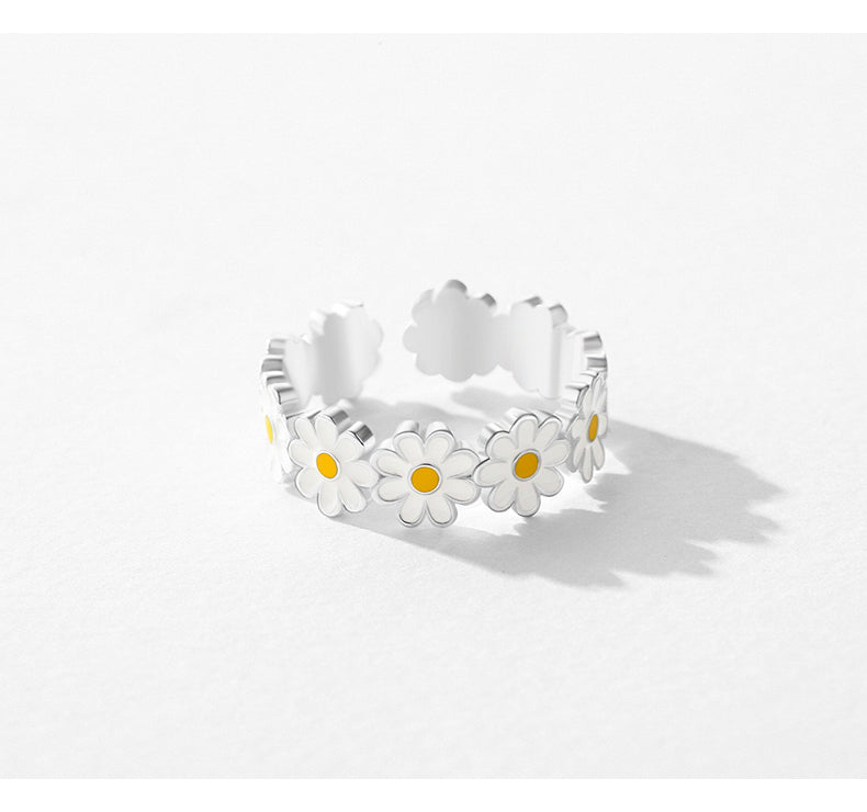 Lazy Daisy Sterling Silver Resizable Ring